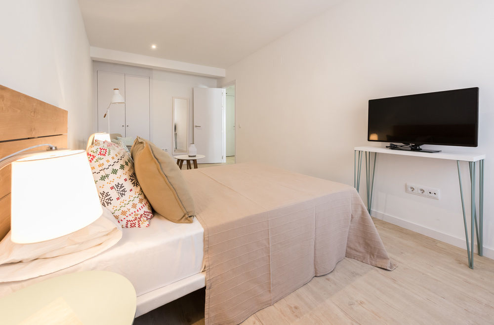 L&H La Latina Selection Aparthotel Мадрид Екстериор снимка